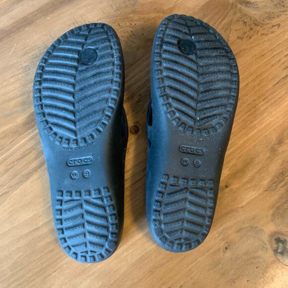 Crocs Kadee II Womens 9 Sandals Black Thong Flip Flops Slip On Beach Pool - Picture 9 of 10